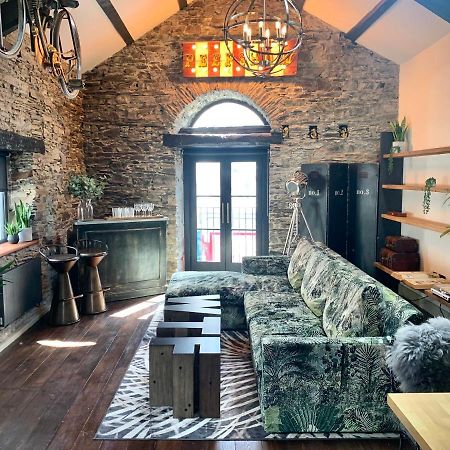 Loft 11 Stunning Luxury Nyc Loft Style Interior Designed 2Bd Apartment Excellent City Centre Location Mezzanine Cinema Room Designer Furniture Amazing Space Douglas Bagian luar foto