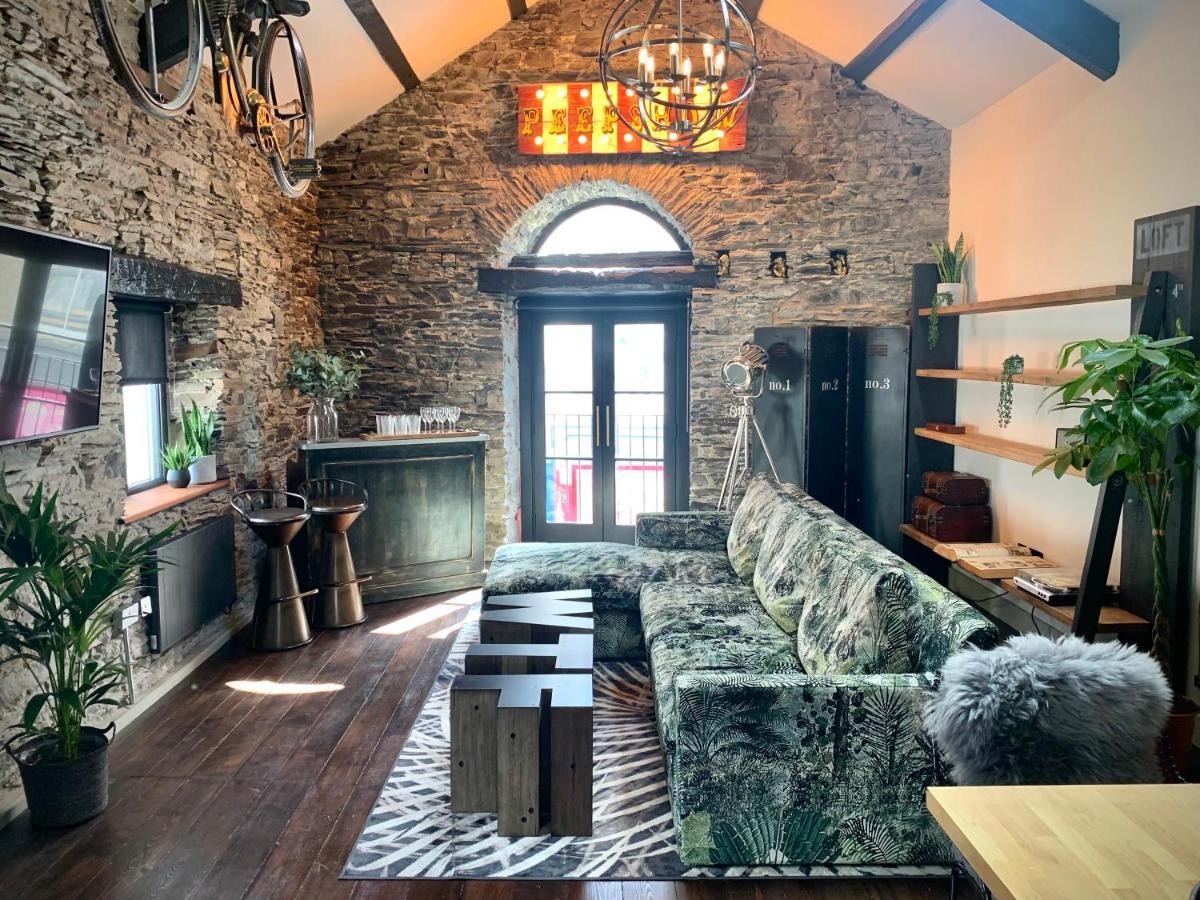 Loft 11 Stunning Luxury Nyc Loft Style Interior Designed 2Bd Apartment Excellent City Centre Location Mezzanine Cinema Room Designer Furniture Amazing Space Douglas Bagian luar foto