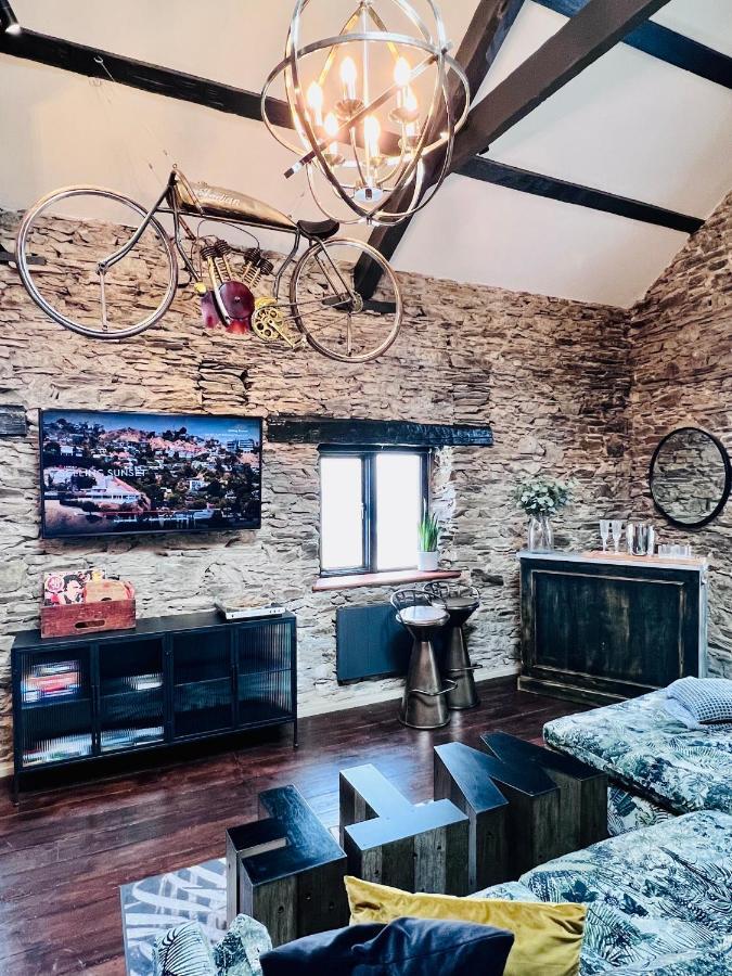 Loft 11 Stunning Luxury Nyc Loft Style Interior Designed 2Bd Apartment Excellent City Centre Location Mezzanine Cinema Room Designer Furniture Amazing Space Douglas Bagian luar foto