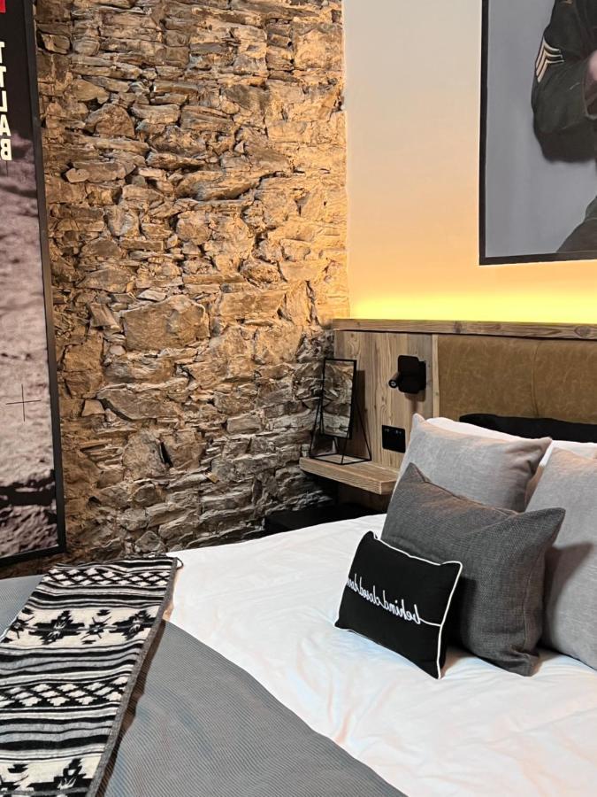 Loft 11 Stunning Luxury Nyc Loft Style Interior Designed 2Bd Apartment Excellent City Centre Location Mezzanine Cinema Room Designer Furniture Amazing Space Douglas Bagian luar foto