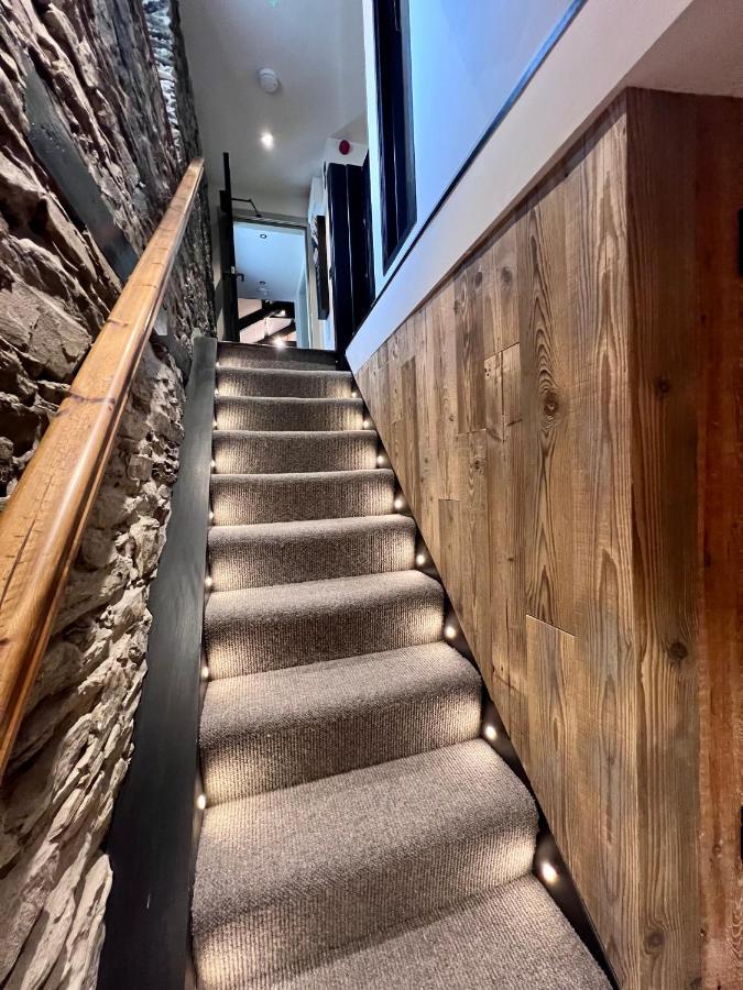 Loft 11 Stunning Luxury Nyc Loft Style Interior Designed 2Bd Apartment Excellent City Centre Location Mezzanine Cinema Room Designer Furniture Amazing Space Douglas Bagian luar foto