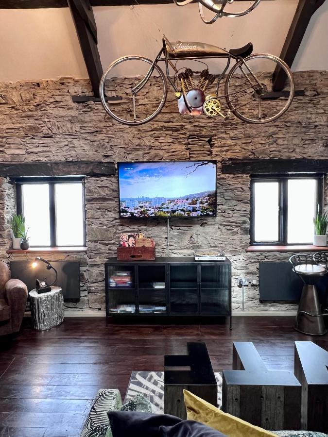 Loft 11 Stunning Luxury Nyc Loft Style Interior Designed 2Bd Apartment Excellent City Centre Location Mezzanine Cinema Room Designer Furniture Amazing Space Douglas Bagian luar foto