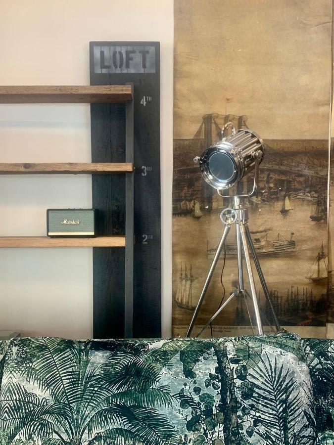Loft 11 Stunning Luxury Nyc Loft Style Interior Designed 2Bd Apartment Excellent City Centre Location Mezzanine Cinema Room Designer Furniture Amazing Space Douglas Bagian luar foto