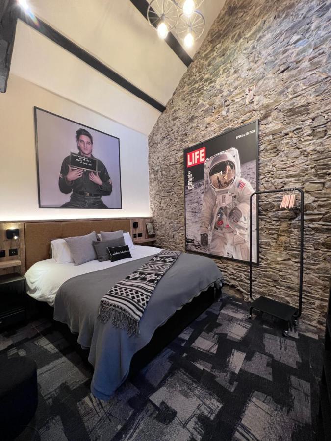 Loft 11 Stunning Luxury Nyc Loft Style Interior Designed 2Bd Apartment Excellent City Centre Location Mezzanine Cinema Room Designer Furniture Amazing Space Douglas Bagian luar foto